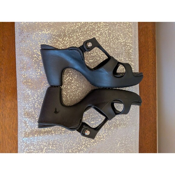 Crocs Cyprus V Heels Sandals Womens Size 7 Black Comfort Studs Whimsy Goth - Picture 11 of 11